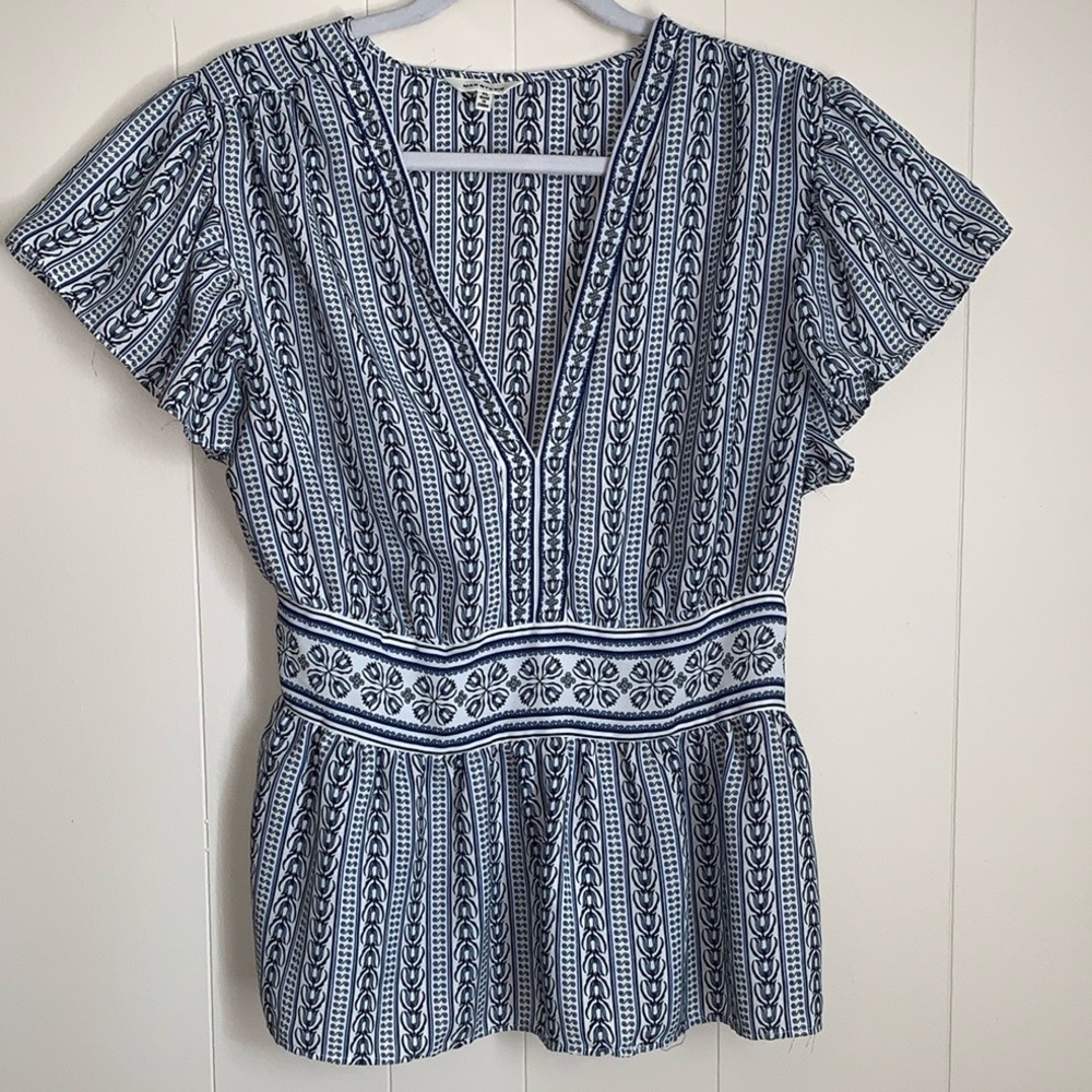 Max Studio Blue and White Patterned Blouse
